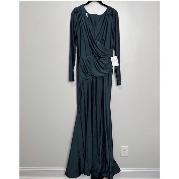 CYNTHIA & SAHAR YASMEEN · STYLE CS102 · LUXE STRETCH SATIN Evergreen Large - Picture 4 of 9